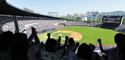 716만3865명  KBO 정규시즌 최다 관중 신기록